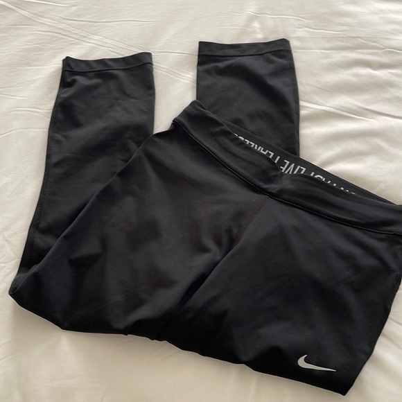 Nike DriFit Cropped Leggings - Picture 2 of 8